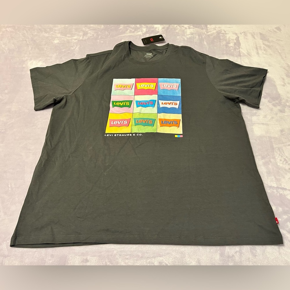 ✨✨ Levi's Men's Grey Graphic T-Shirt ✨✨
